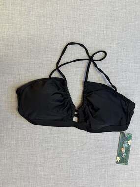 Blooming Jelly Women's Ruched Halter Bikini Top in Black